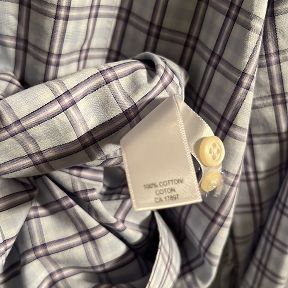 Banana Republic Non-Iron Classic Fit Dress Shirt - 100% Cotton - Picture 3 of 4